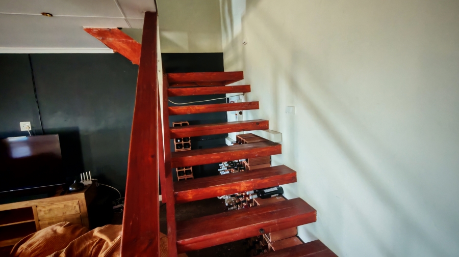 6 Bedroom Property for Sale in Middelburg Eastern Cape